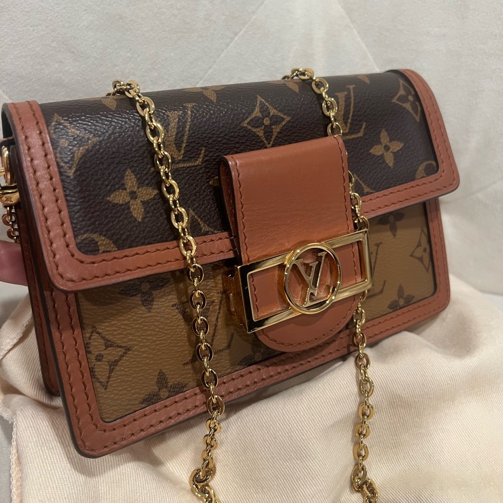 Louis Vuitton Dauphine Crossbody Bag - Picture 4 of 11